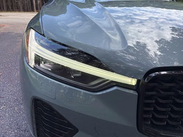2023 Gray Metallic Volvo XC60 B5 Plus Dark Theme FWD SUV
