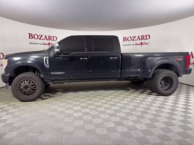2020 Black Metallic Ford Super Duty F-350 DRW Platinum 4X4 Truck
