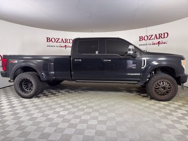 2020 Black Metallic Ford Super Duty F-350 DRW Platinum 4X4 Truck