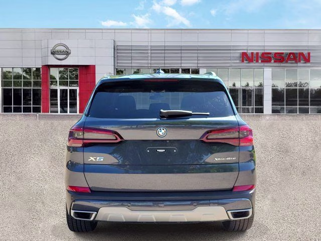 2022 Arctic Gray Metallic BMW X5 xDrive45e AWD SUV