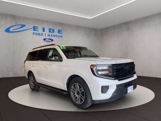 2025 White Metallic Ford Expedition Active 4X4 SUV