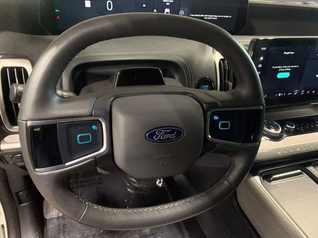 2025 White Metallic Ford Expedition Active 4X4 SUV