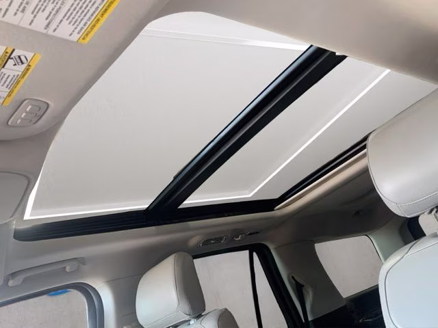 2025 White Metallic Ford Expedition Active 4X4 SUV