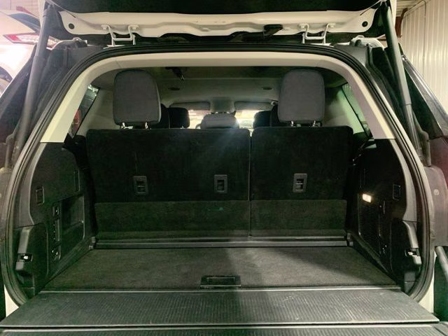 2025 Oxford White Ford Expedition Active 4X4 SUV