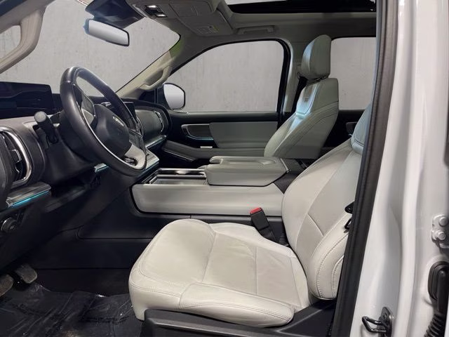 2025 Silver Metallic Ford Expedition Platinum 4X4 SUV