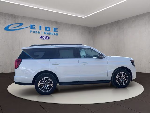 2025 White Metallic Ford Expedition Active 4X4 SUV