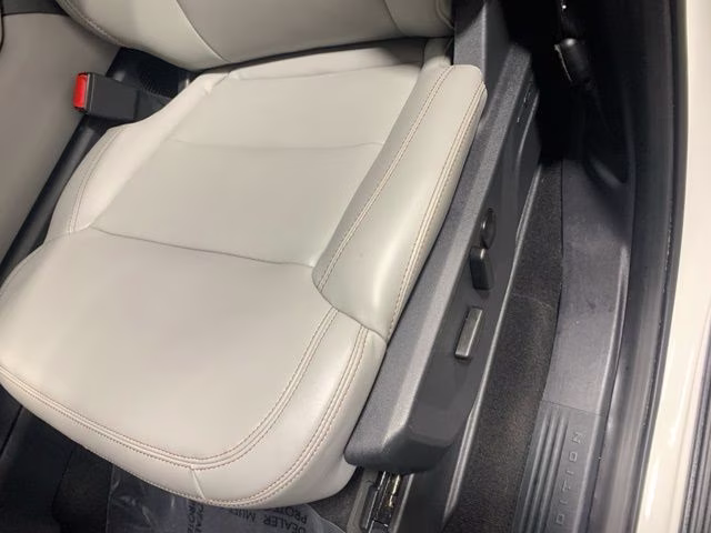 2025 White Metallic Ford Expedition Active 4X4 SUV