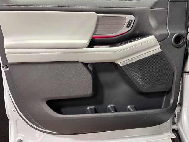 2025 Silver Metallic Ford Expedition Platinum 4X4 SUV