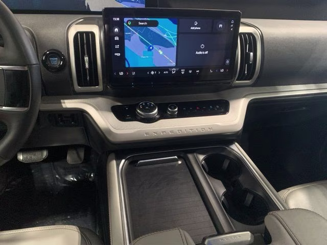 2025 White Metallic Ford Expedition Active 4X4 SUV