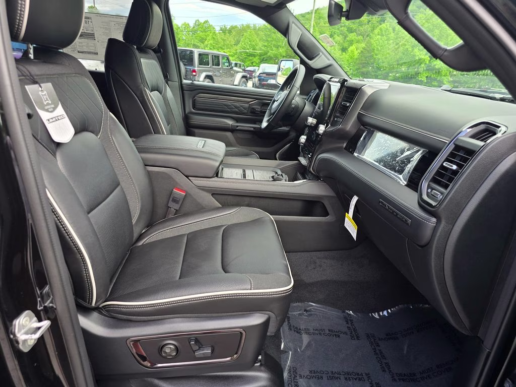 2026 Diamond Black Crystal Pearlcoat Ram 1500 Limited 4X4 Truck