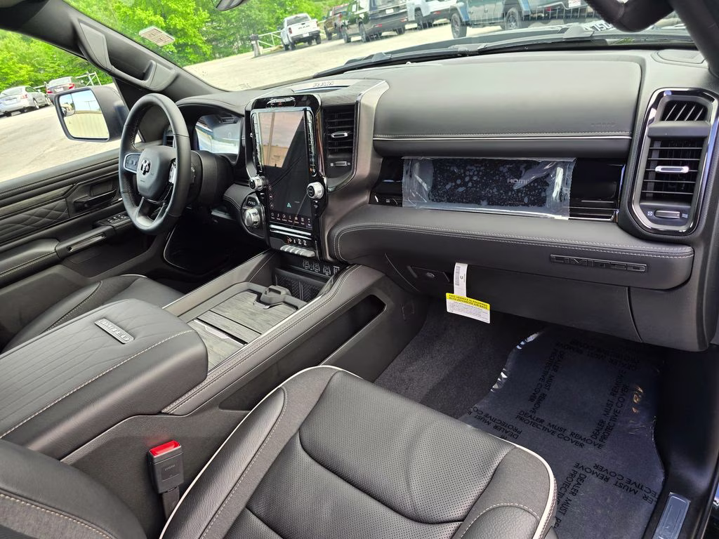 2026 Diamond Black Crystal Pearlcoat Ram 1500 Limited 4X4 Truck