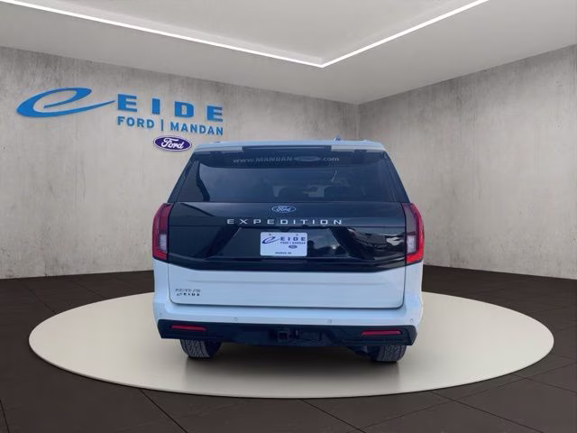 2025 White Metallic Ford Expedition Active 4X4 SUV