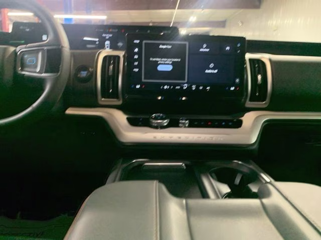 2025 Oxford White Ford Expedition Active 4X4 SUV