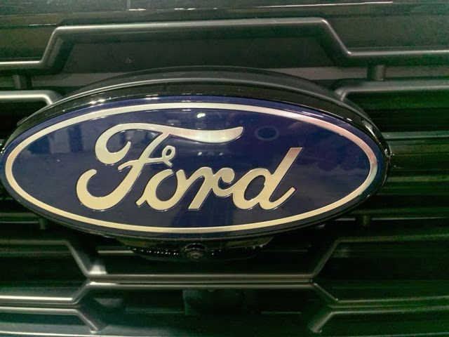 2025 Oxford White Ford Expedition Active 4X4 SUV