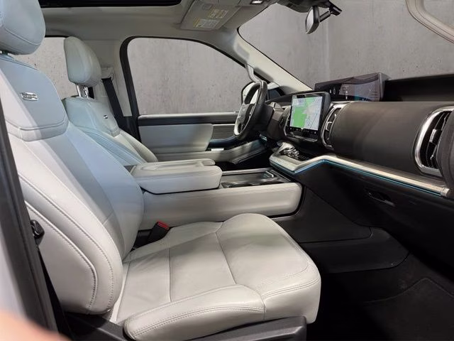 2025 Silver Metallic Ford Expedition Platinum 4X4 SUV