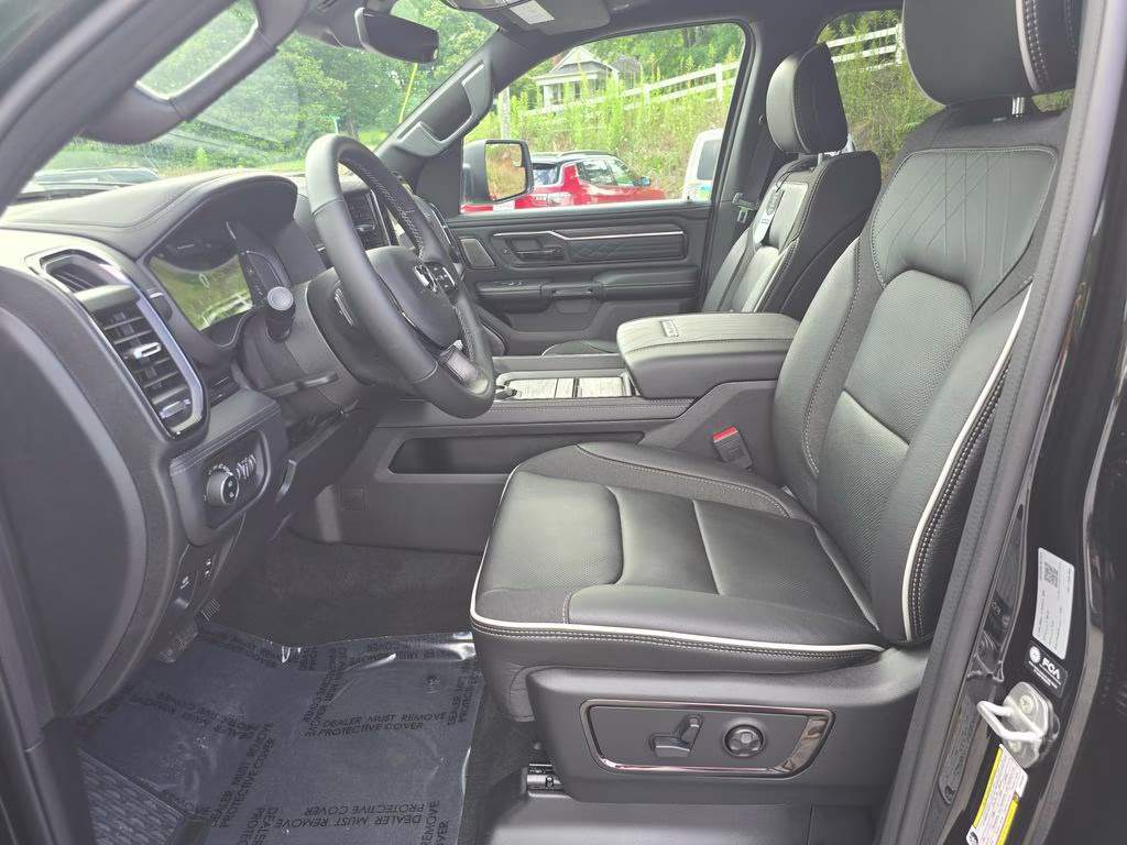 2026 Diamond Black Crystal Pearlcoat Ram 1500 Limited 4X4 Truck