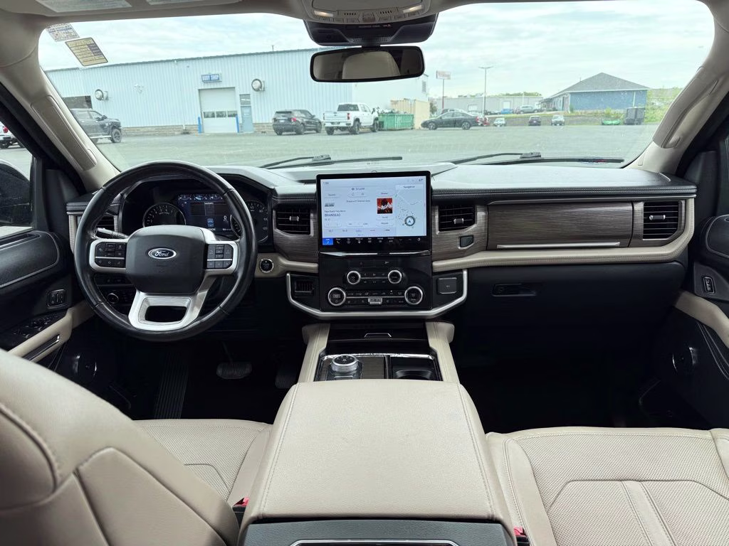 2022 Black Metallic Ford Expedition Limited 4X4 SUV
