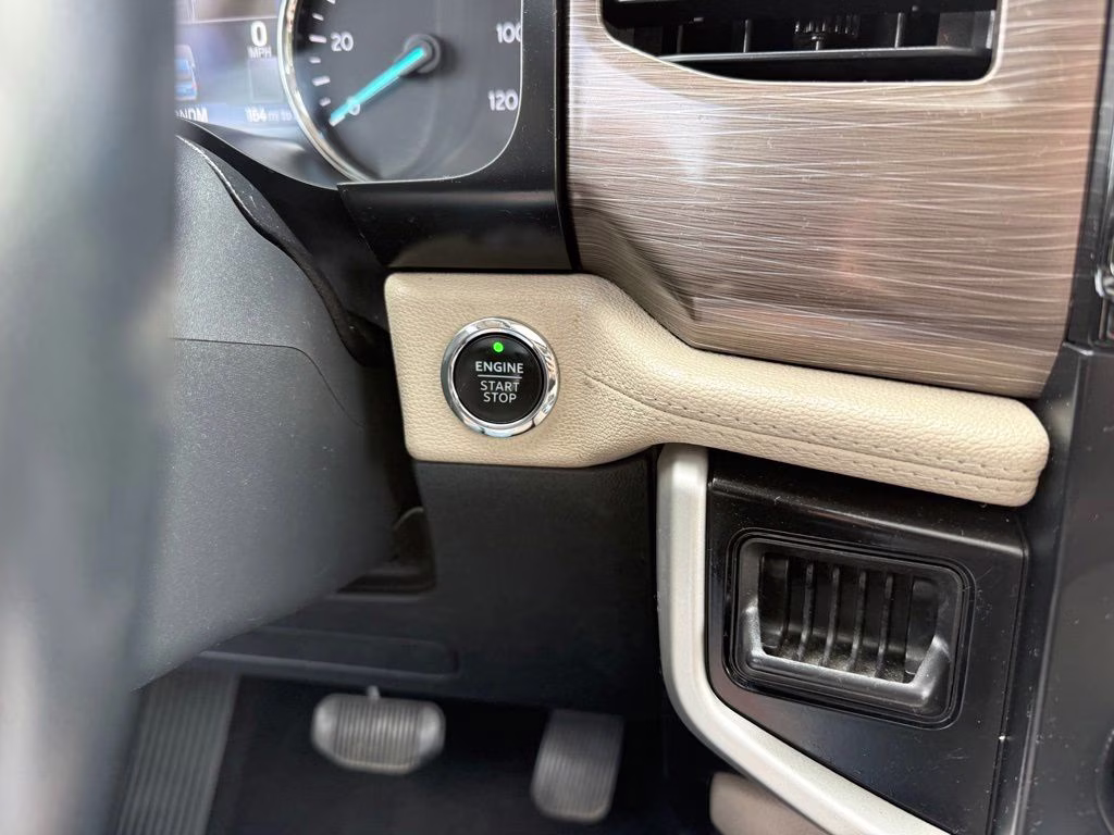 2022 Black Metallic Ford Expedition Limited 4X4 SUV