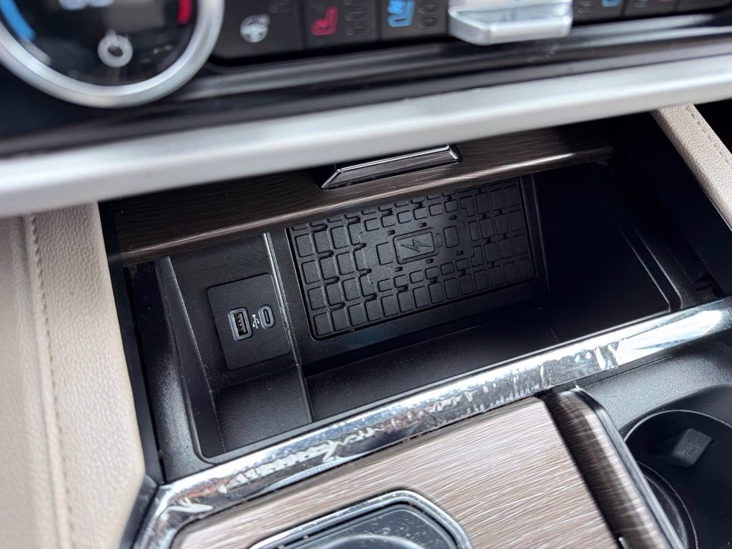 2022 Black Metallic Ford Expedition Limited 4X4 SUV