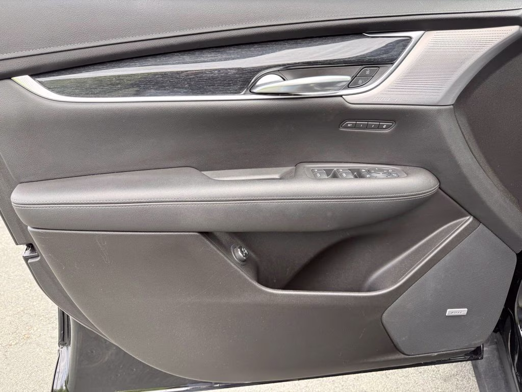 2021 Stellar Black Metallic Cadillac XT5 Premium Luxury AWD SUV