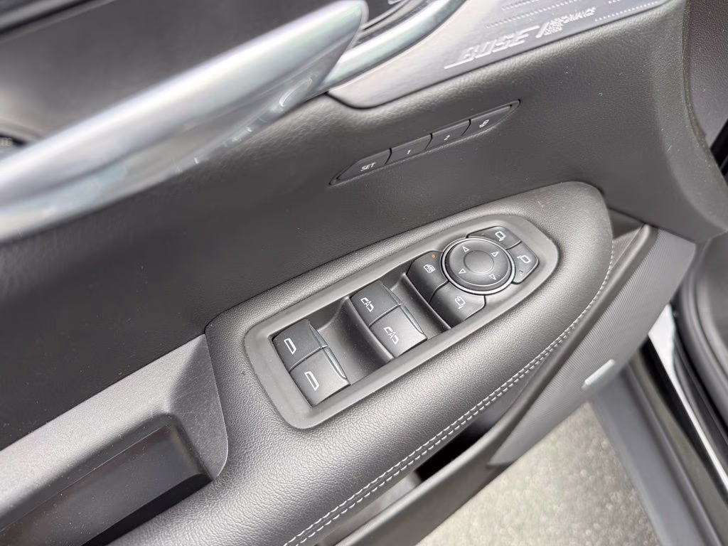 2021 Stellar Black Metallic Cadillac XT5 Premium Luxury AWD SUV