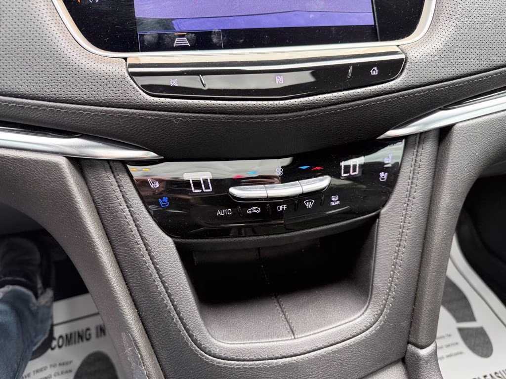 2021 Stellar Black Metallic Cadillac XT5 Premium Luxury AWD SUV