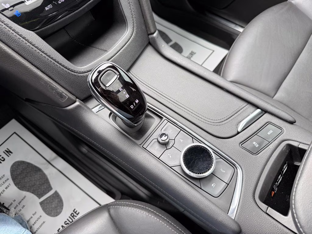 2021 Stellar Black Metallic Cadillac XT5 Premium Luxury AWD SUV