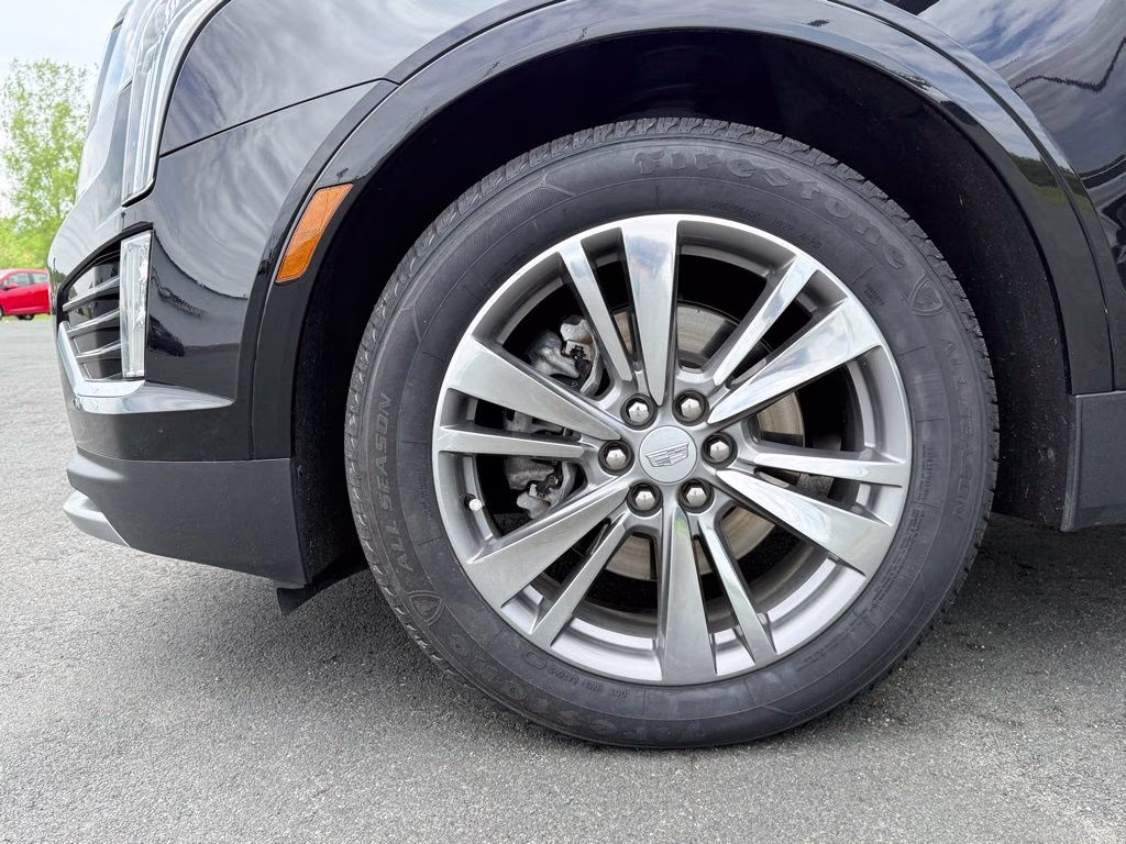 2021 Stellar Black Metallic Cadillac XT5 Premium Luxury AWD SUV