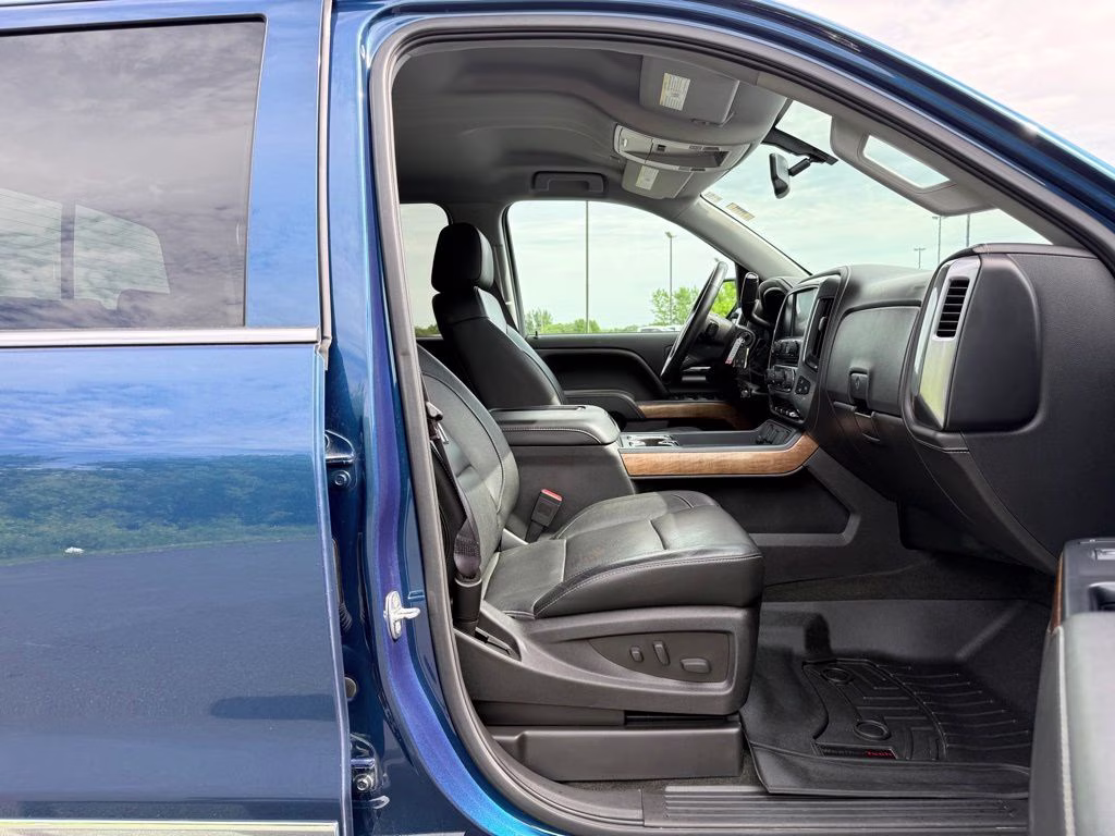2017 Deep Ocean Blue Metallic Chevrolet Silverado 1500 LTZ 4X4 Truck