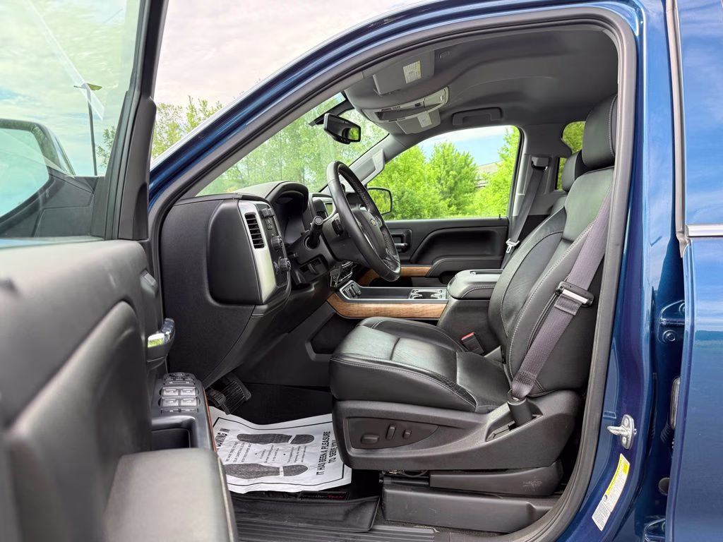 2017 Deep Ocean Blue Metallic Chevrolet Silverado 1500 LTZ 4X4 Truck
