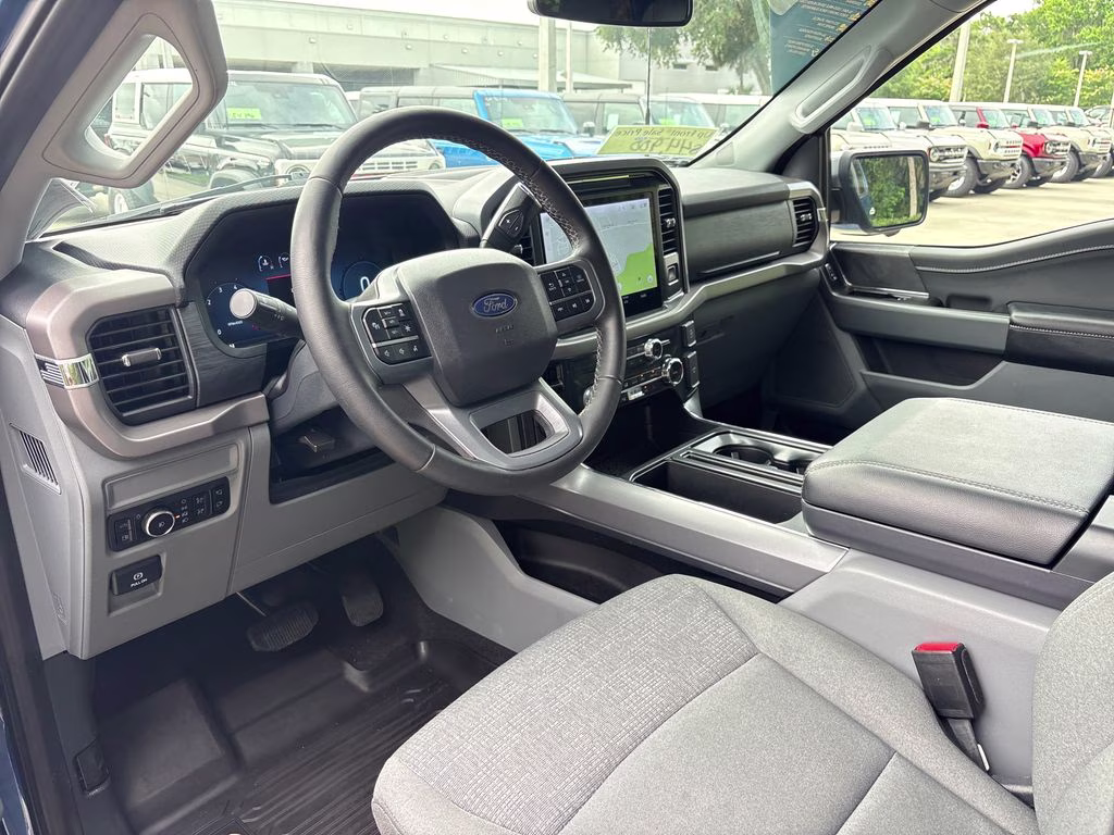 2025 Atlas Blue Metallic Ford F-150 XLT 4X4 Truck