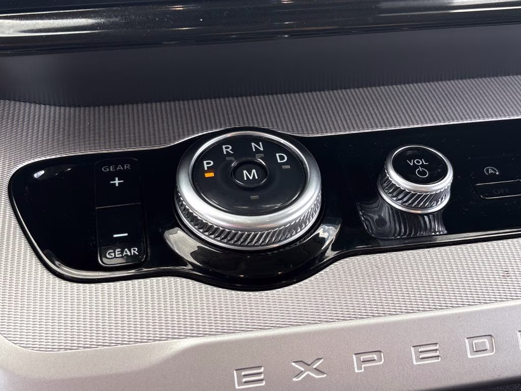 2025 Oxford White Ford Expedition Max Active RWD SUV