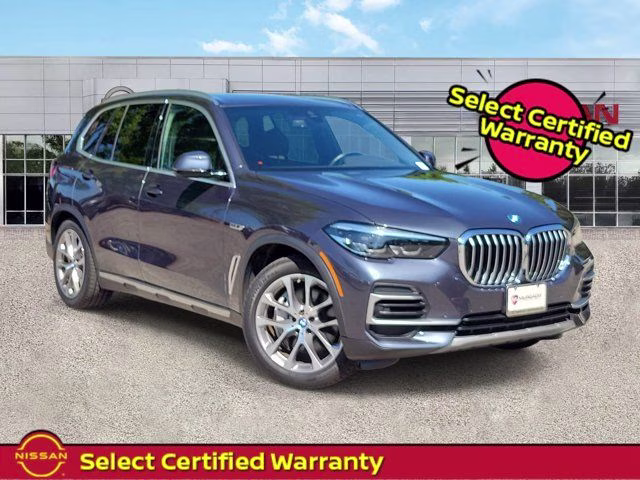 2022 BMW X5 xDrive45e's photo