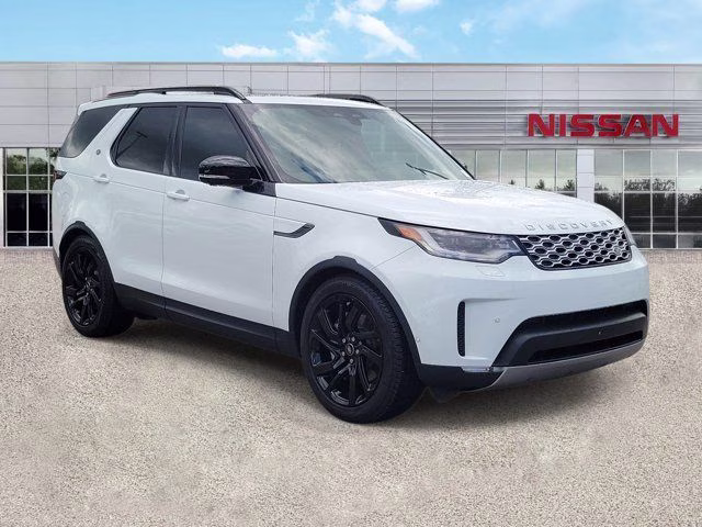 2025 Land Rover Discovery P300 S's photo