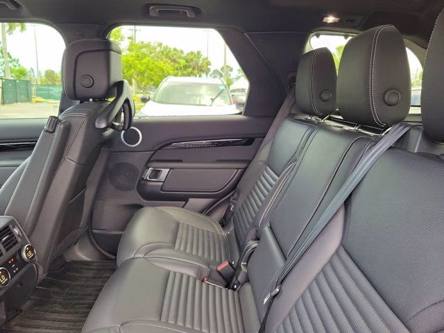 2025 Land Rover Discovery S - Photo 15