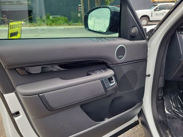 2025 Land Rover Discovery S - Photo 23