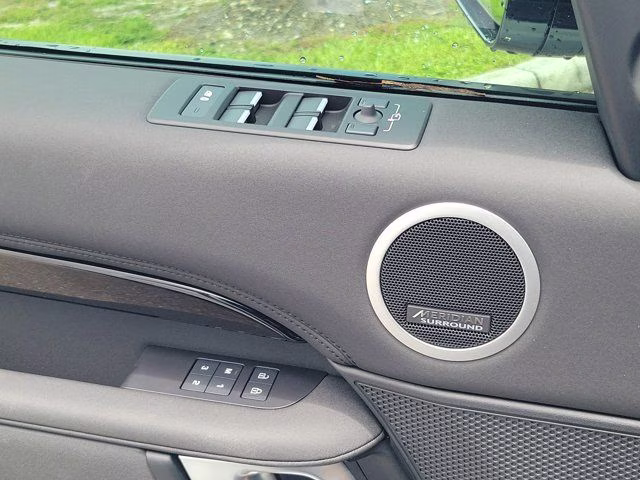 2025 Land Rover Discovery S - Photo 24