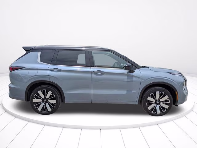 2026 Moonstone Mitsubishi Outlander SEL FWD SUV