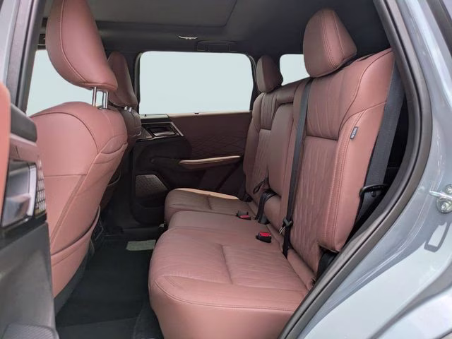 2026 Moonstone Mitsubishi Outlander SEL FWD SUV