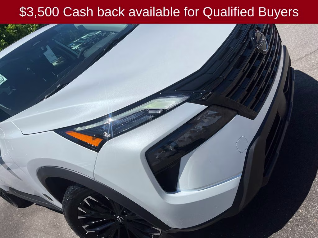 2026 Everest White Pearl Tricoat Nissan Rogue Dark Armor FWD SUV
