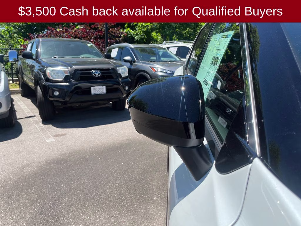 2026 Everest White Pearl Tricoat Nissan Rogue Dark Armor FWD SUV