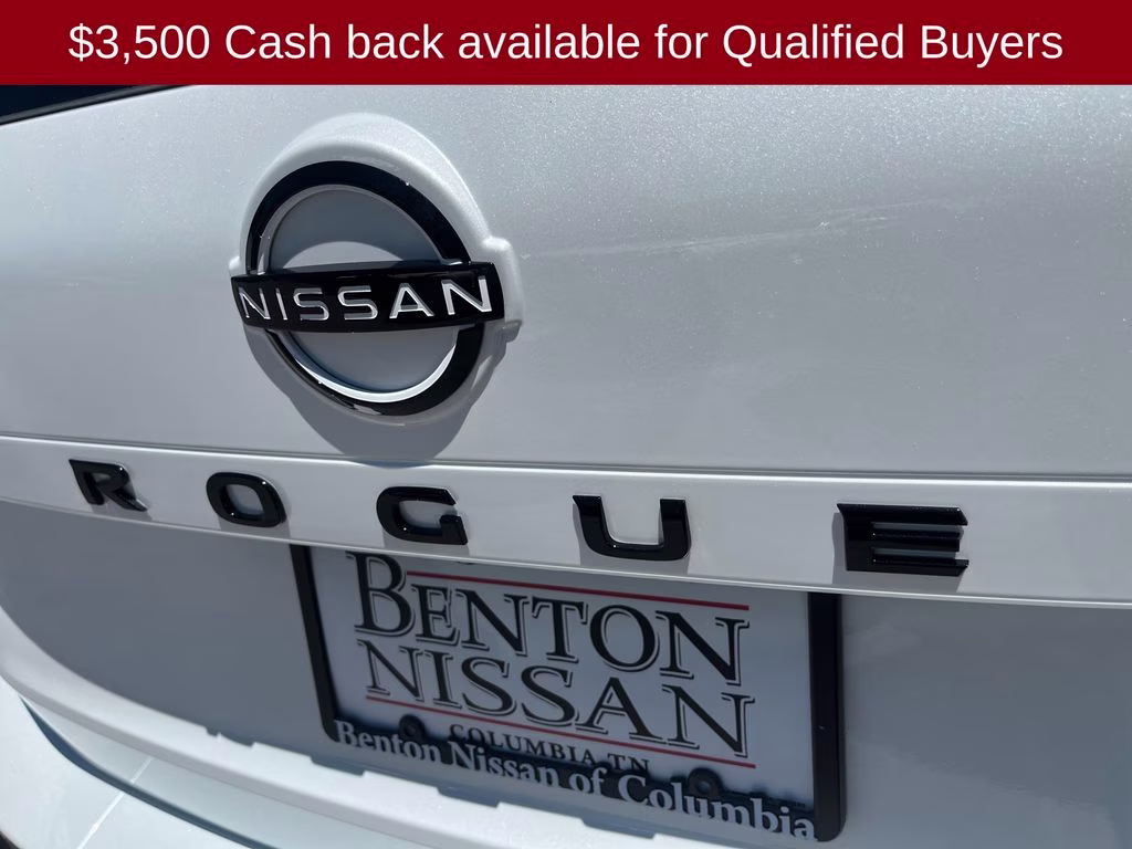 2026 Everest White Pearl Tricoat Nissan Rogue Dark Armor FWD SUV