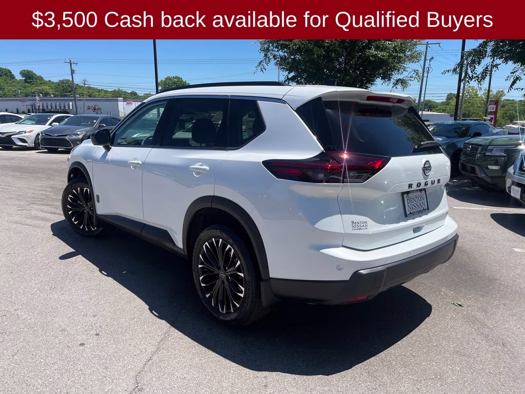 2026 Everest White Pearl Tricoat Nissan Rogue Dark Armor FWD SUV