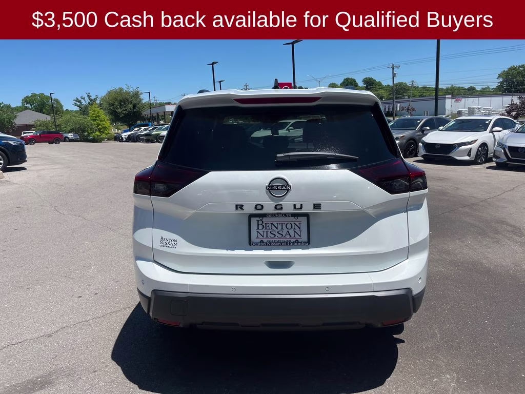 2026 Everest White Pearl Tricoat Nissan Rogue Dark Armor FWD SUV