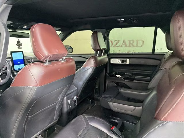 2021 Black Metallic Ford Explorer Platinum 4X4 SUV
