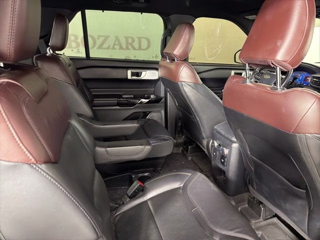 2021 Black Metallic Ford Explorer Platinum 4X4 SUV