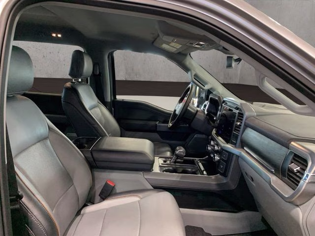 2025 Iconic Silver Metallic Ford F-150 Lariat 4X4 Truck