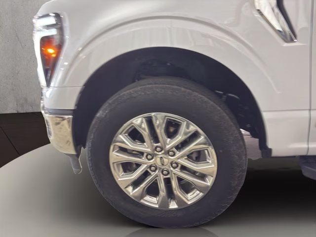 2025 White Metallic Ford F-150 Lariat 4X4 Truck