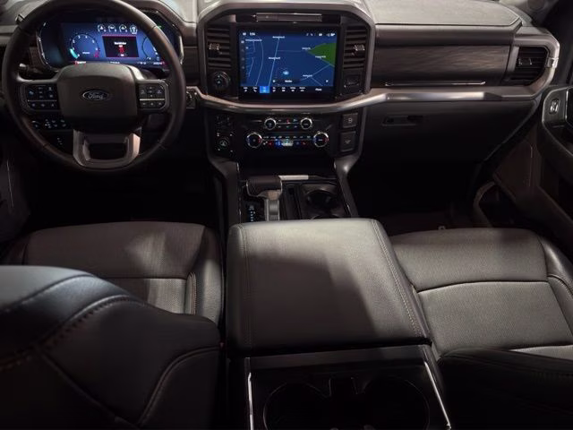 2025 White Metallic Ford F-150 Lariat 4X4 Truck