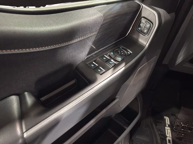2025 White Metallic Ford F-150 Lariat 4X4 Truck